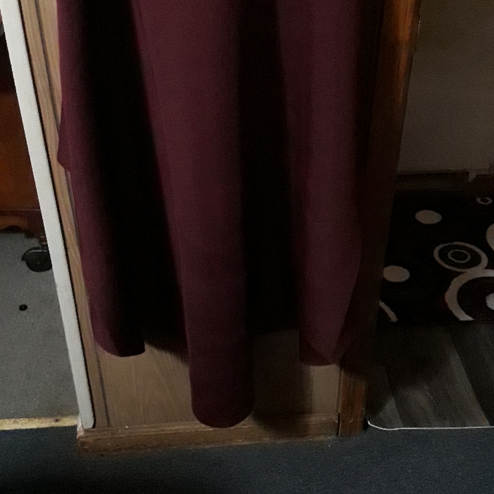 Brand new diagonal cut blouse with long trail - Picture 8 of 8